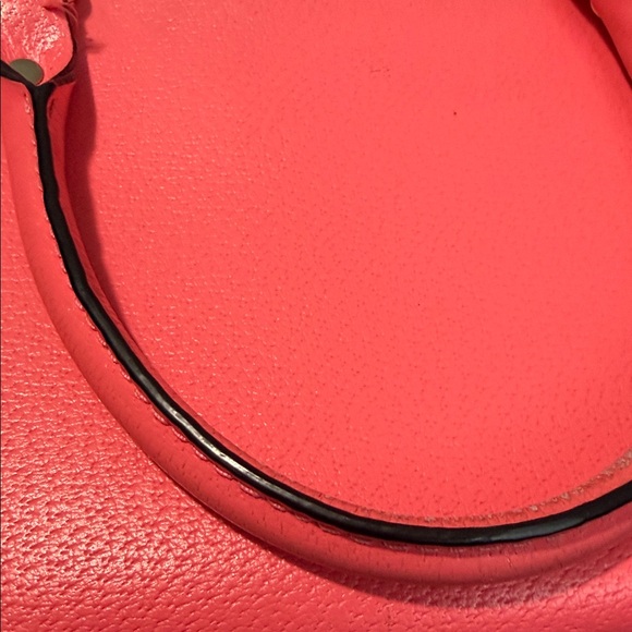 Kate Spade EUC coral pebble, leather satchel bag. Cross/removeable strap - Picture 8 of 11